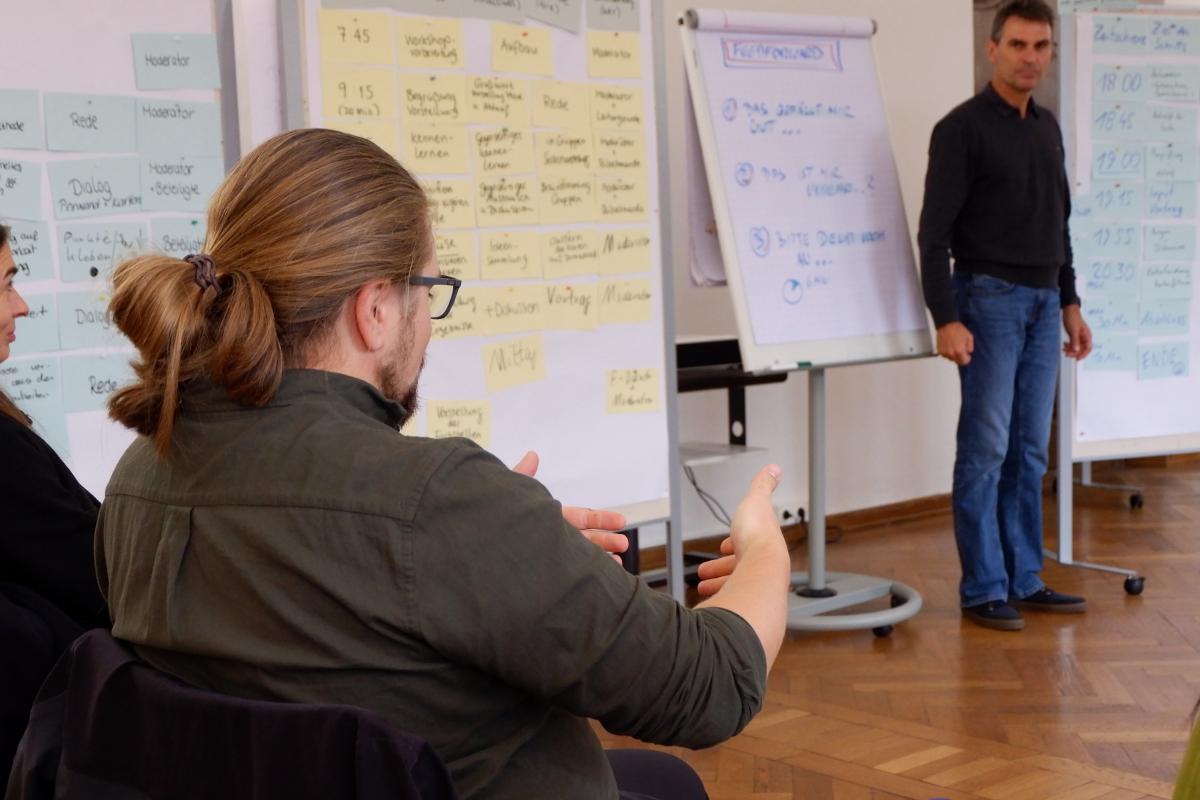 Moderator Markus Gebhardt im Seminar Moderationstraining an der SDL Thierhaupten