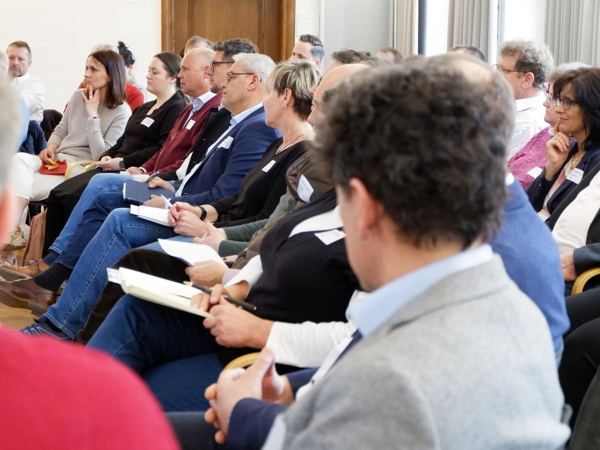 Teilnehmer/-innen im Fachseminar an der SDL Thierhaupten zur Ortsentwicklung.